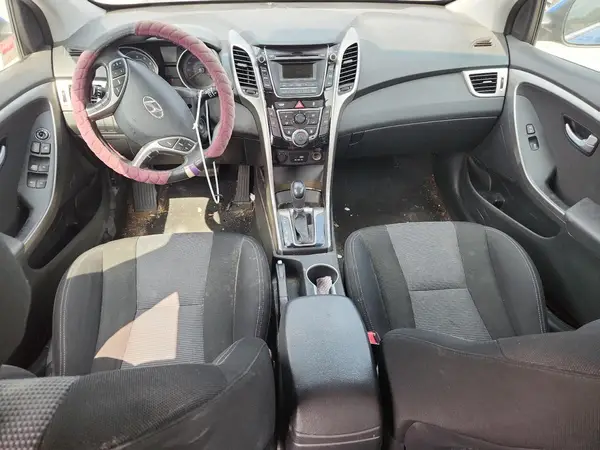 KMHD35LH9HU384108 2017 HYUNDAI ELANTRA - Image 8