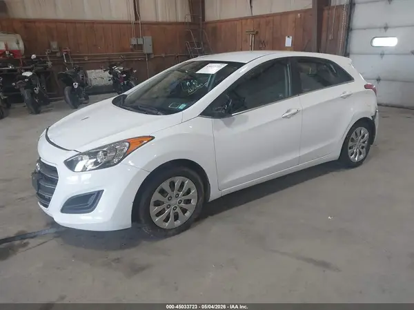 KMHD35LH9HU384545 2017 HYUNDAI ELANTRA - Image 2