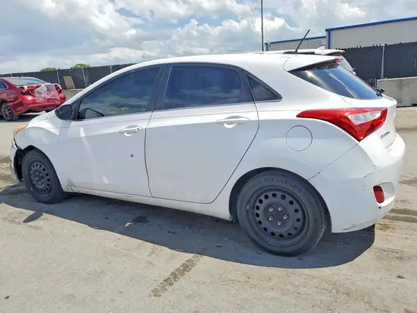 KMHD35LHXGU253008 2016 HYUNDAI ELANTRA - Image 2