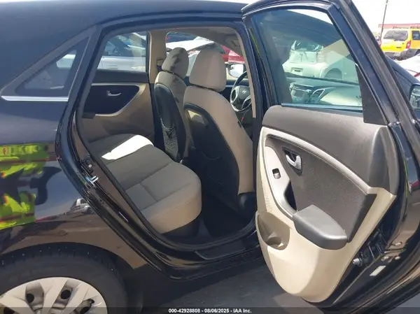KMHD35LHXGU254479 2016 HYUNDAI ELANTRA - Image 8