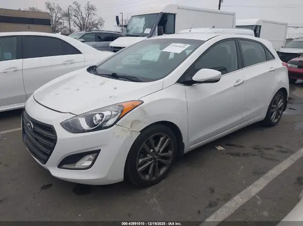 KMHD35LHXGU260623 2016 HYUNDAI ELANTRA - Image 2
