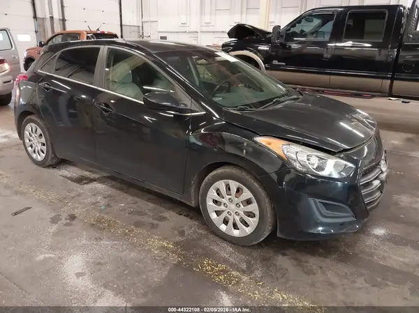 KMHD35LHXGU266261 2016 HYUNDAI ELANTRA - Image 1