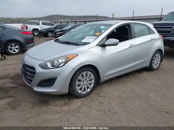 KMHD35LHXGU266602 2016 HYUNDAI ELANTRA - Image 2