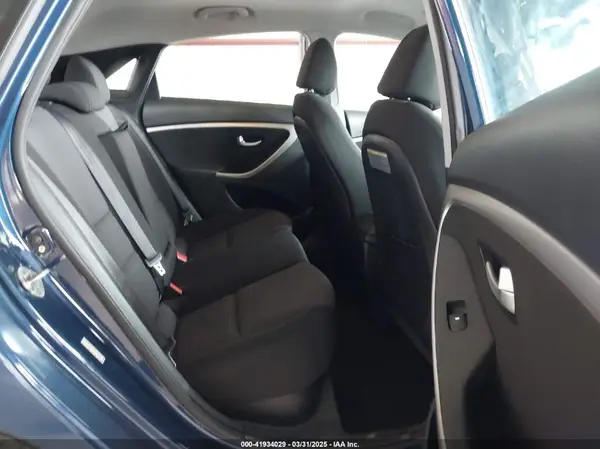 KMHD35LHXGU270505 2016 HYUNDAI ELANTRA - Image 8