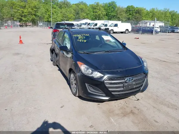 KMHD35LHXGU275560 2016 HYUNDAI ELANTRA - Image 1