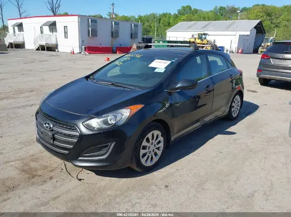 KMHD35LHXGU275560 2016 HYUNDAI ELANTRA - Image 2