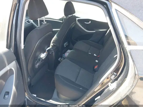 KMHD35LHXGU275560 2016 HYUNDAI ELANTRA - Image 8