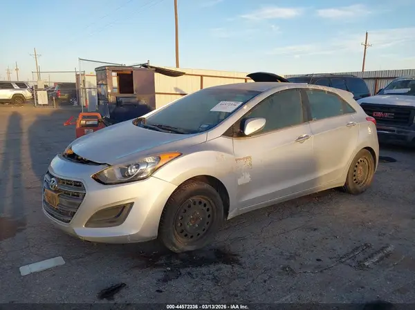 KMHD35LHXGU284839 2016 HYUNDAI ELANTRA - Image 2