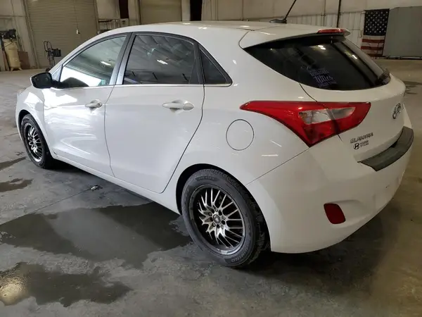 KMHD35LHXGU301946 2016 HYUNDAI ELANTRA - Image 2