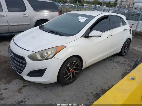 KMHD35LHXGU315457 2016 HYUNDAI ELANTRA - Image 2