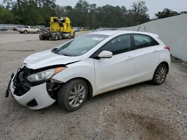 KMHD35LHXGU318830 2016 HYUNDAI ELANTRA - Image 1