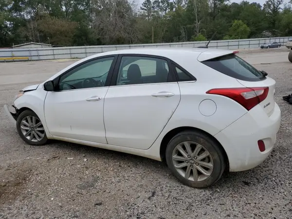 KMHD35LHXGU318830 2016 HYUNDAI ELANTRA - Image 2