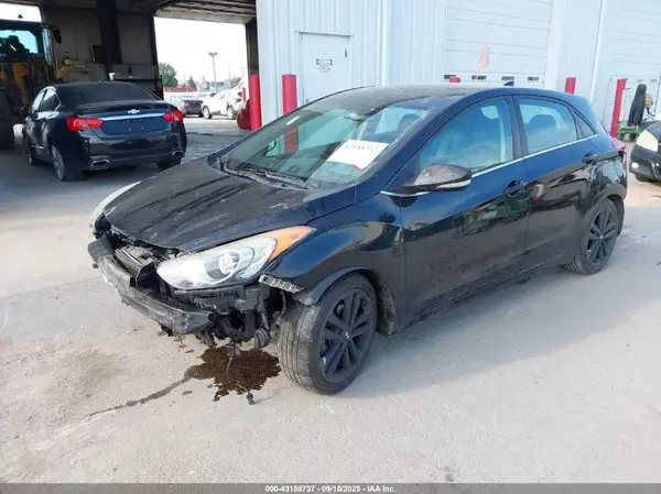 KMHD35LHXGU319623 2016 HYUNDAI ELANTRA - Image 2