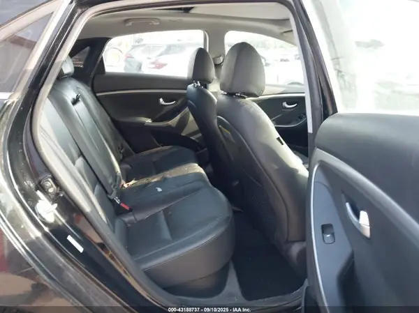 KMHD35LHXGU319623 2016 HYUNDAI ELANTRA - Image 8