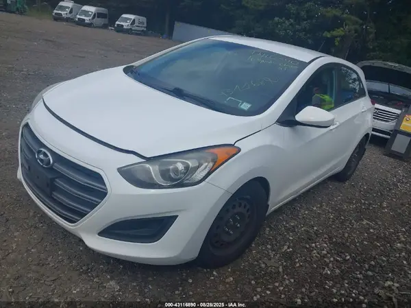 KMHD35LHXGU327527 2016 HYUNDAI ELANTRA - Image 2