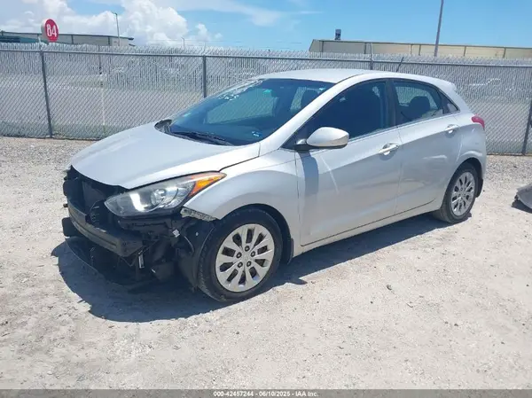 KMHD35LHXGU338527 2016 HYUNDAI ELANTRA - Image 2