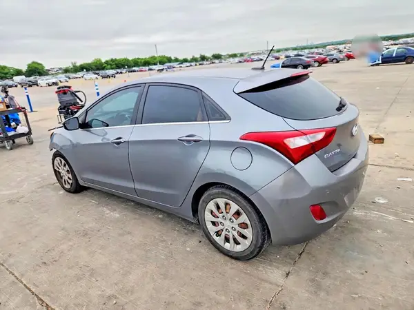 KMHD35LHXGU340827 2016 HYUNDAI ELANTRA - Image 2