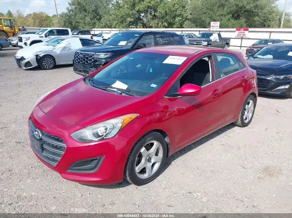 KMHD35LHXHU347861 2017 HYUNDAI ELANTRA - Image 2