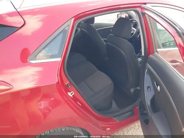 KMHD35LHXHU347861 2017 HYUNDAI ELANTRA - Image 8