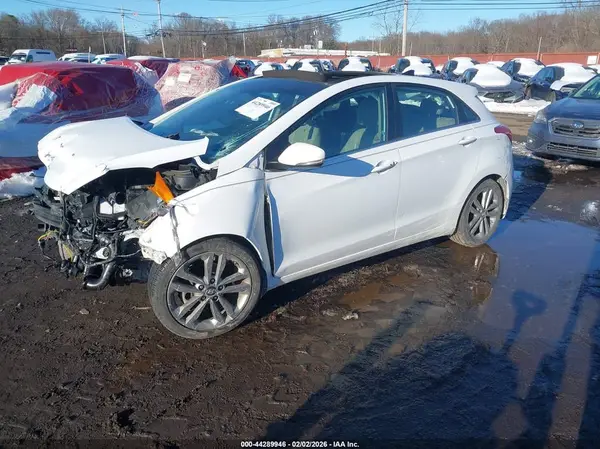 KMHD35LHXHU354602 2017 HYUNDAI ELANTRA - Image 2