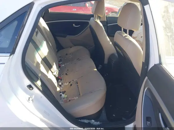 KMHD35LHXHU354602 2017 HYUNDAI ELANTRA - Image 8