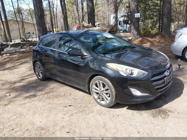 KMHD35LHXHU359668 2017 HYUNDAI ELANTRA - Image 1