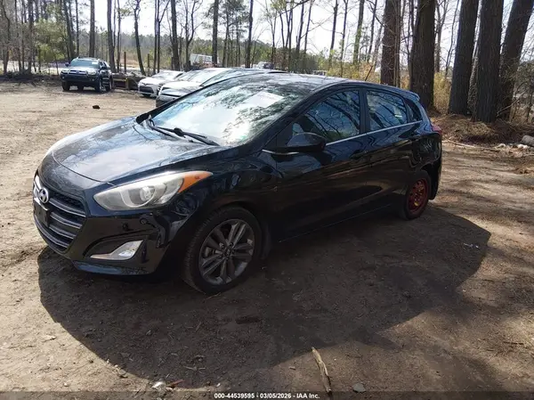 KMHD35LHXHU359668 2017 HYUNDAI ELANTRA - Image 2