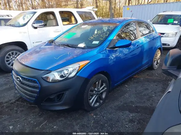 KMHD35LHXHU363820 2017 HYUNDAI ELANTRA - Image 2