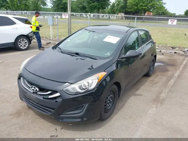 KMHD35LHXHU364224 2017 HYUNDAI ELANTRA - Image 2