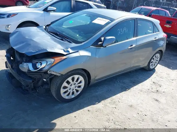 KMHD35LHXHU367446 2017 HYUNDAI ELANTRA - Image 2