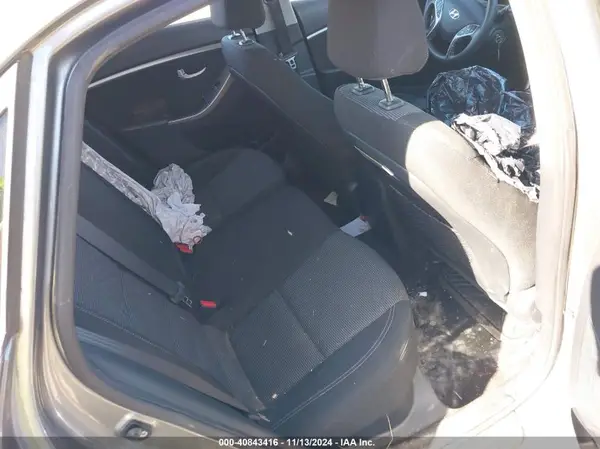 KMHD35LHXHU367446 2017 HYUNDAI ELANTRA - Image 8