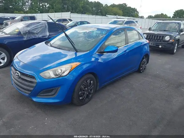 KMHD35LHXHU368077 2017 HYUNDAI ELANTRA - Image 2