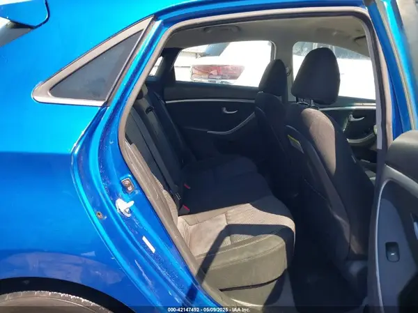 KMHD35LHXHU375532 2017 HYUNDAI ELANTRA - Image 8