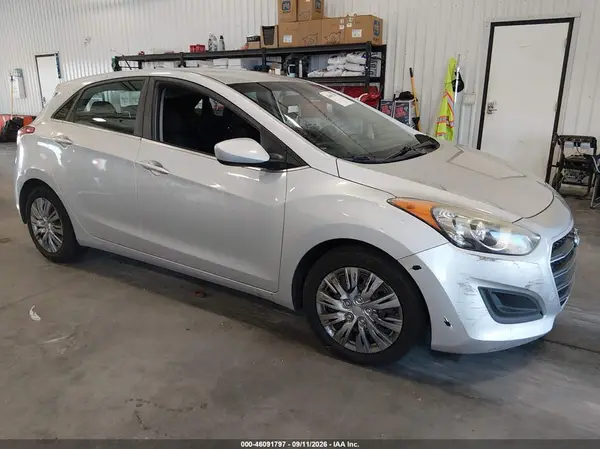 KMHD35LHXHU377331 2017 HYUNDAI ELANTRA - Image 1