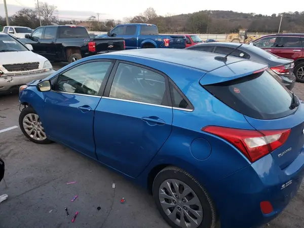 KMHD35LHXHU377507 2017 HYUNDAI ELANTRA - Image 2
