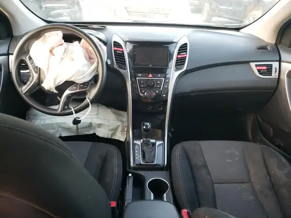 KMHD35LHXHU377507 2017 HYUNDAI ELANTRA - Image 8