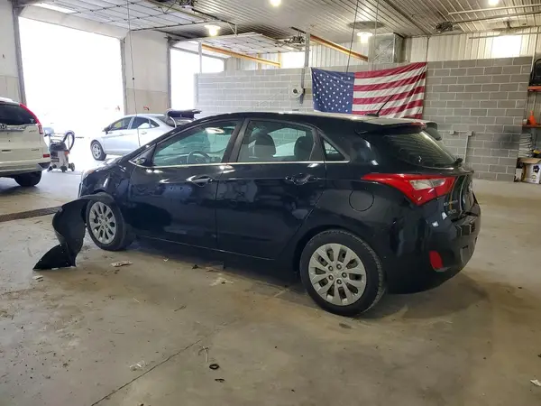 KMHD35LHXHU378561 2017 HYUNDAI ELANTRA - Image 2