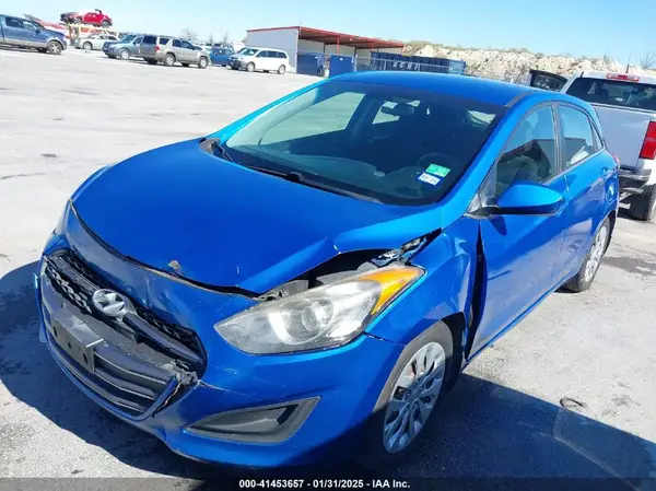 KMHD35LHXHU380200 2017 HYUNDAI ELANTRA - Image 2