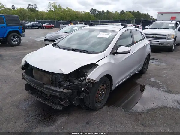 KMHD35LHXHU381766 2017 HYUNDAI ELANTRA - Image 2