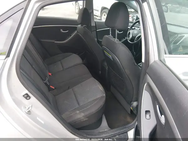 KMHD35LHXHU381766 2017 HYUNDAI ELANTRA - Image 8