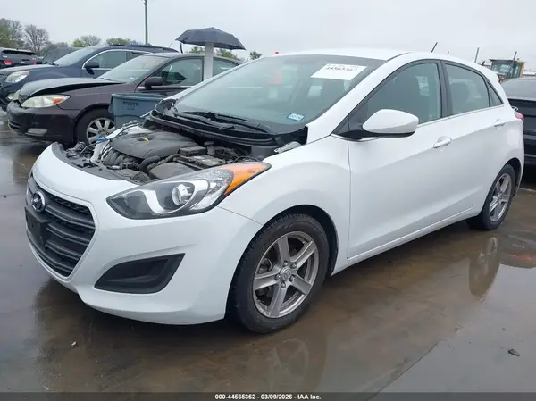 KMHD35LHXHU381976 2017 HYUNDAI ELANTRA - Image 2
