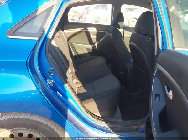 KMHD35LHXHU383842 2017 HYUNDAI ELANTRA - Image 8