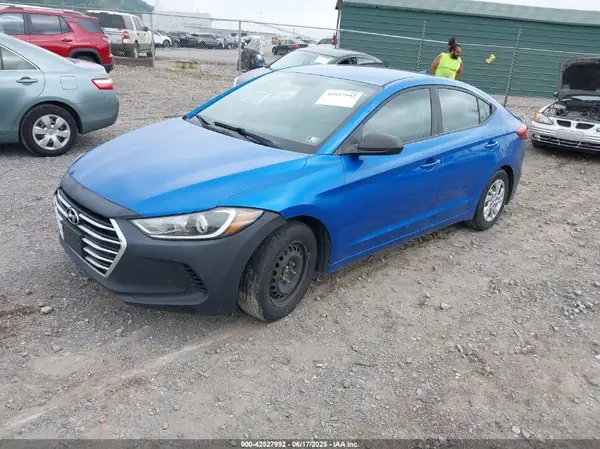 KMHD74LF0HU071915 2017 HYUNDAI ELANTRA - Image 2