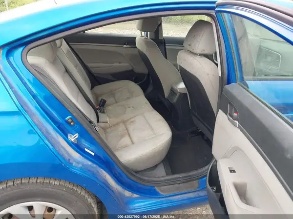 KMHD74LF0HU071915 2017 HYUNDAI ELANTRA - Image 8