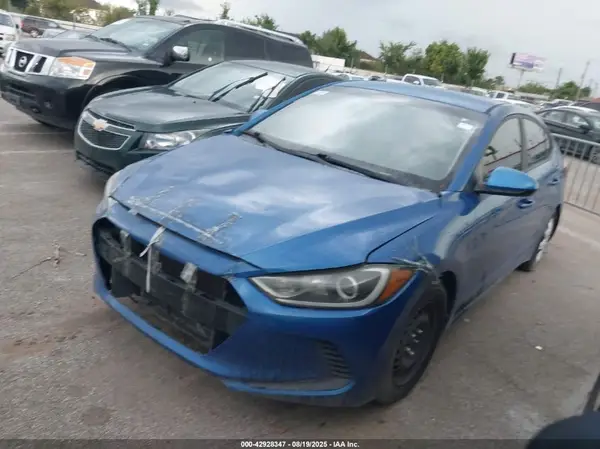 KMHD74LF0HU082753 2017 HYUNDAI ELANTRA - Image 2