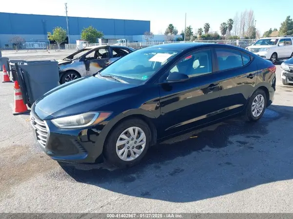 KMHD74LF0HU084728 2017 HYUNDAI ELANTRA - Image 2