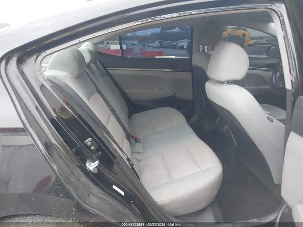 KMHD74LF0HU091064 2017 HYUNDAI ELANTRA - Image 8