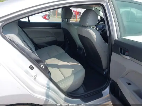 KMHD74LF0HU120966 2017 HYUNDAI ELANTRA - Image 8