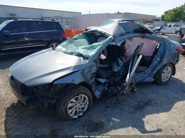 KMHD74LF0HU135015 2017 HYUNDAI ELANTRA - Image 2
