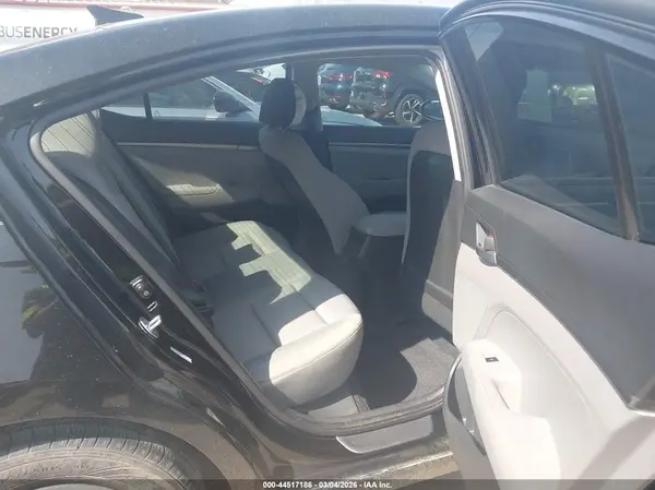 KMHD74LF0HU180097 2017 HYUNDAI ELANTRA - Image 8